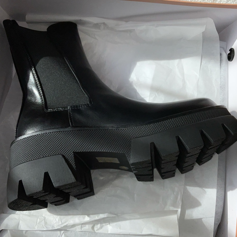 SIMMI ANKLE BOOTS